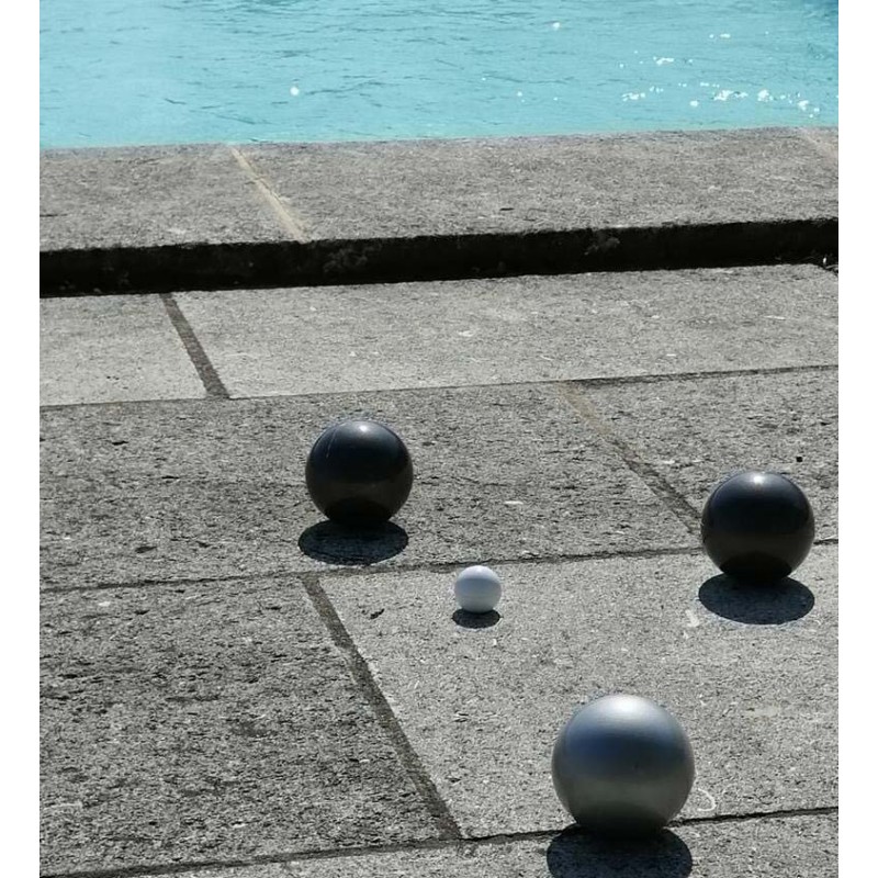 Jeux de boules de pétanque d' intérieure ou sur toutes surfaces